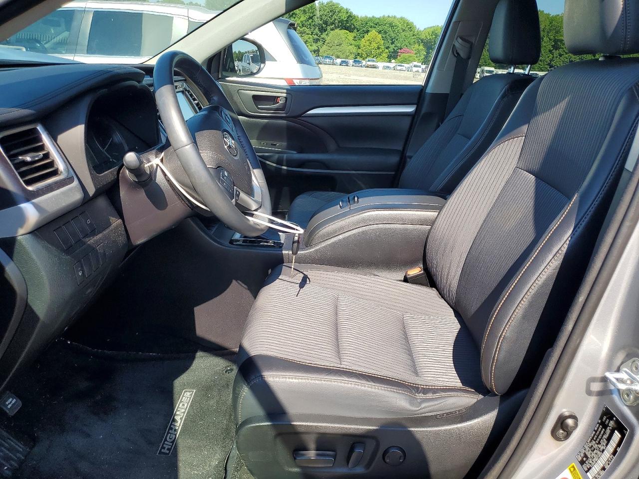 2016 TOYOTA HIGHLANDER
