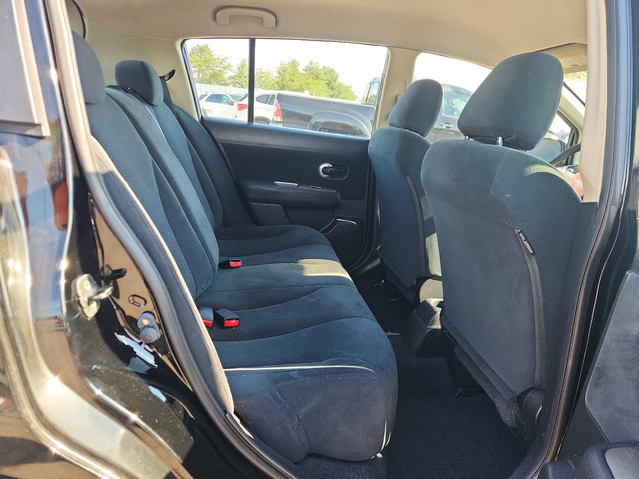 2010 NISSAN VERSA