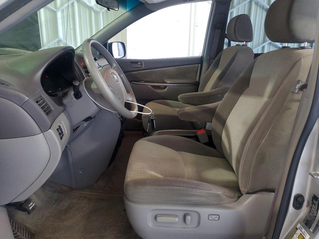 2008 TOYOTA SIENNA