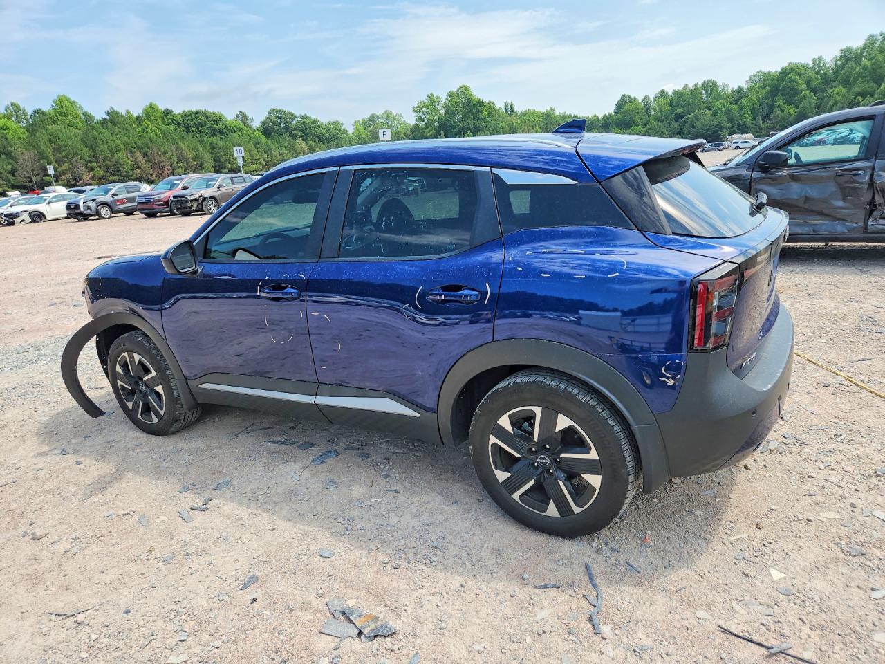 2025 NISSAN KICKS