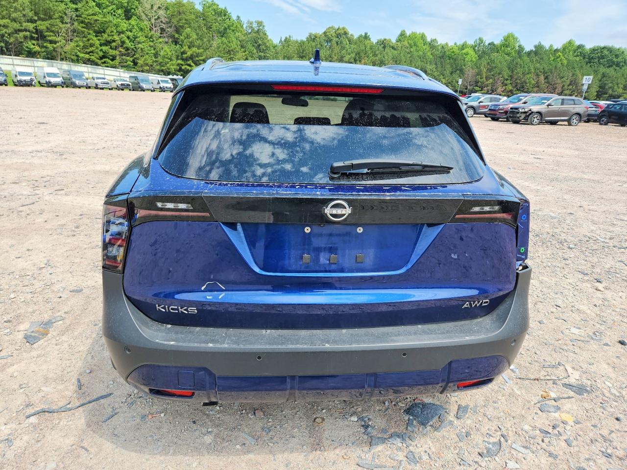 2025 NISSAN KICKS