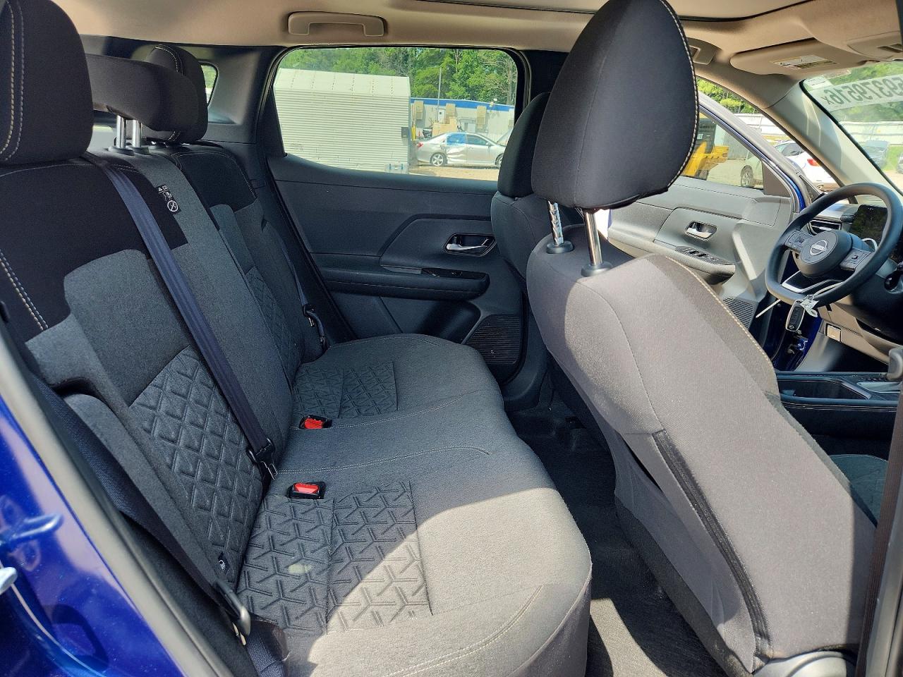 2025 NISSAN KICKS