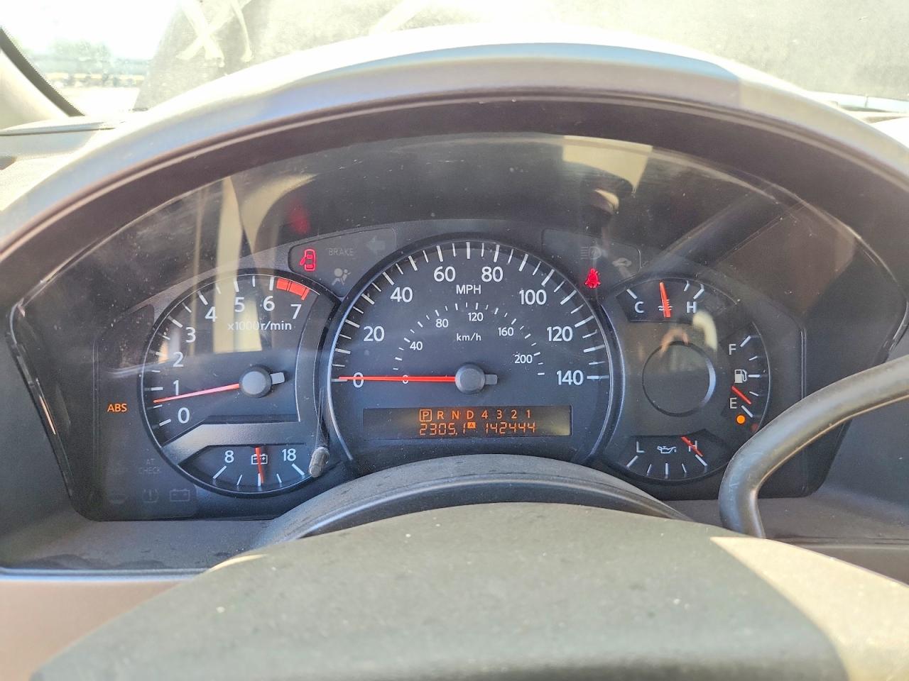 2004 NISSAN TITAN