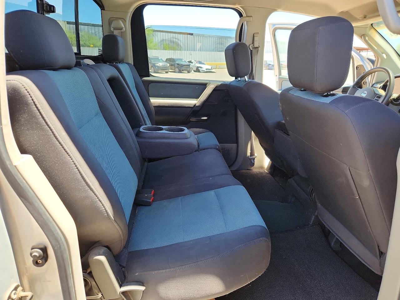 2004 NISSAN TITAN