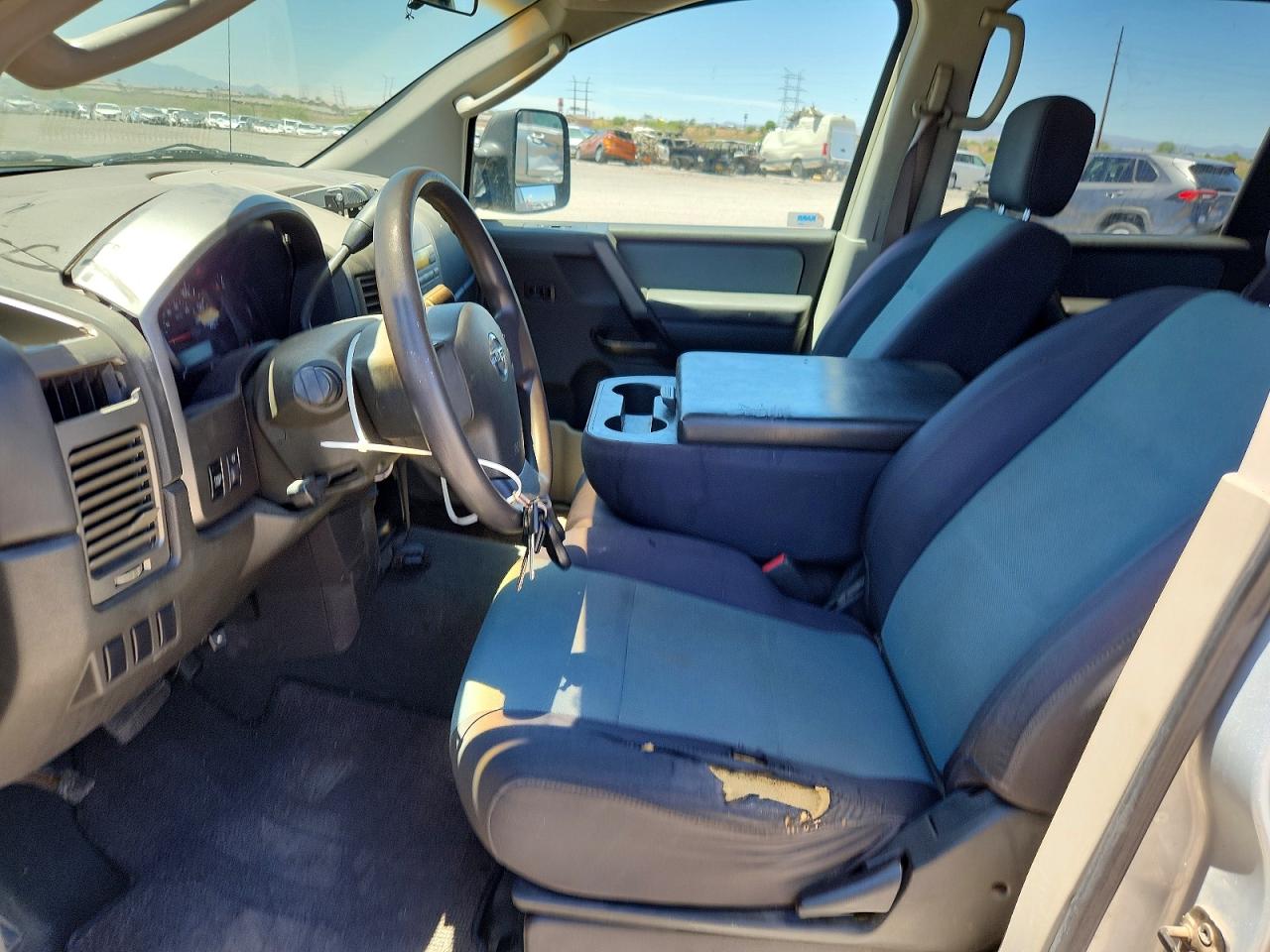 2004 NISSAN TITAN
