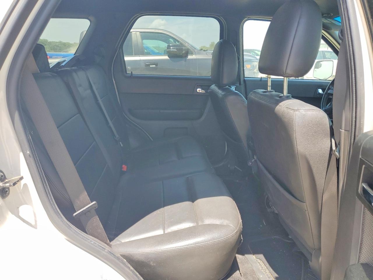 2010 FORD ESCAPE