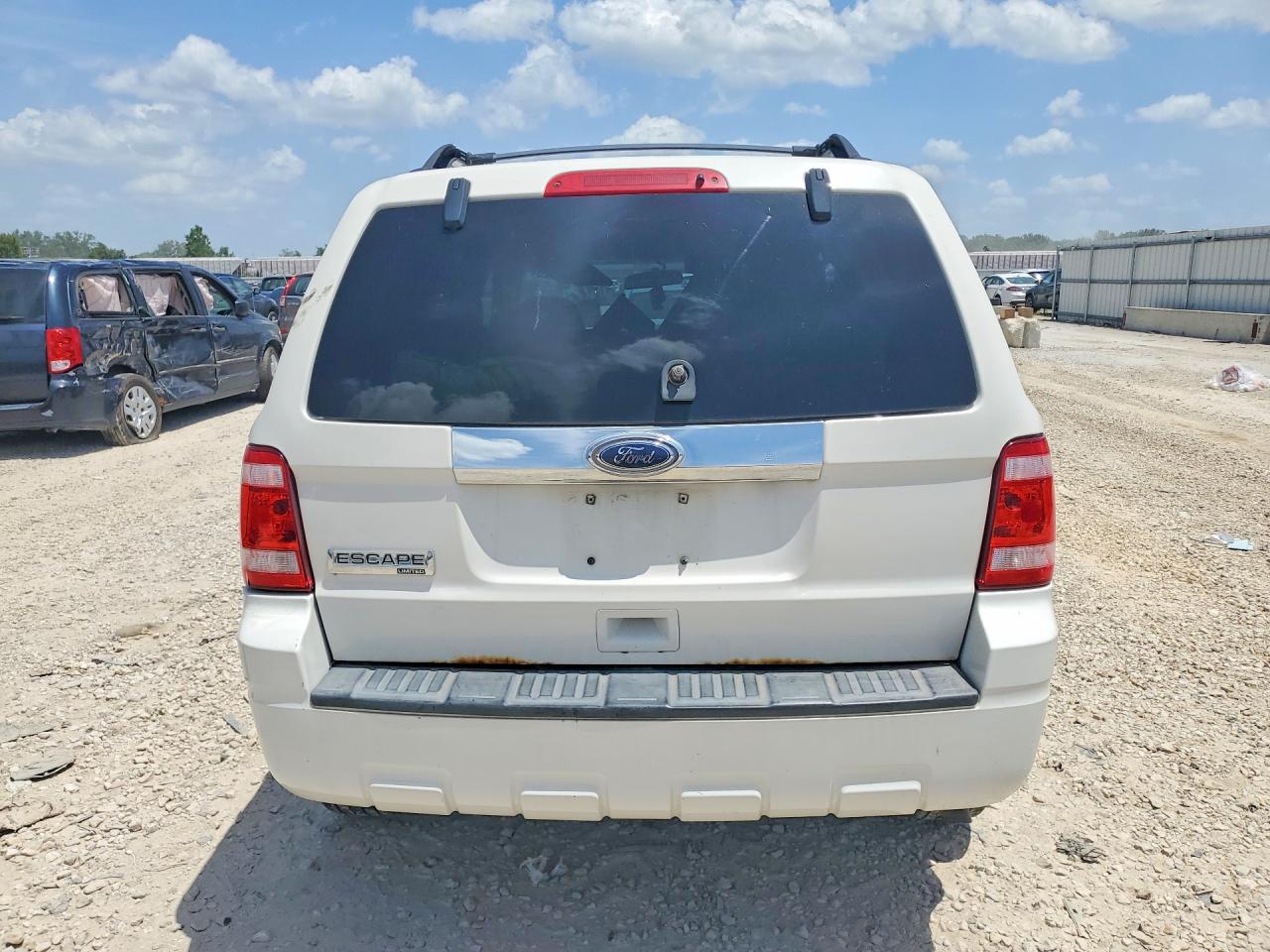 2010 FORD ESCAPE