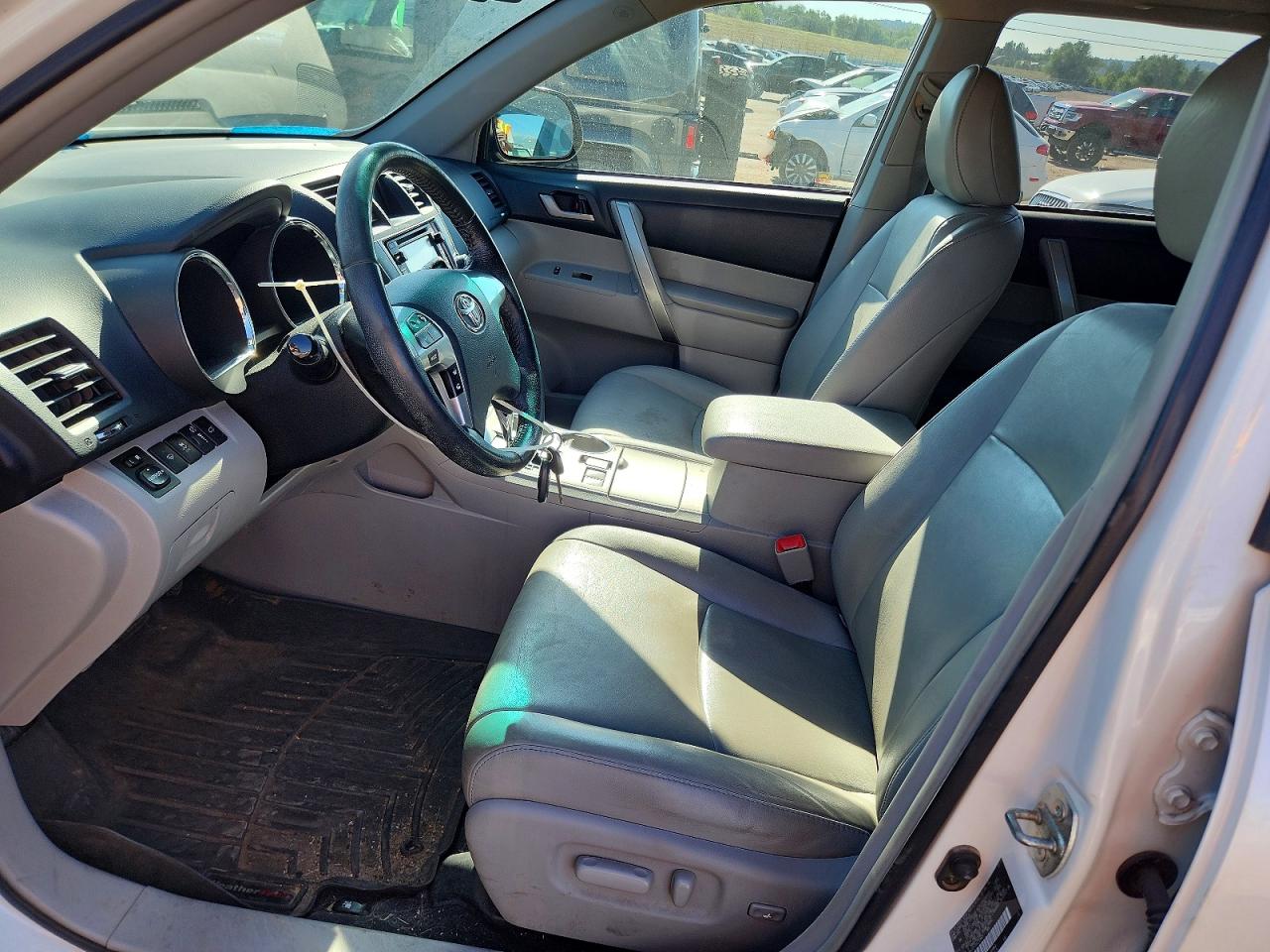 2013 TOYOTA HIGHLANDER