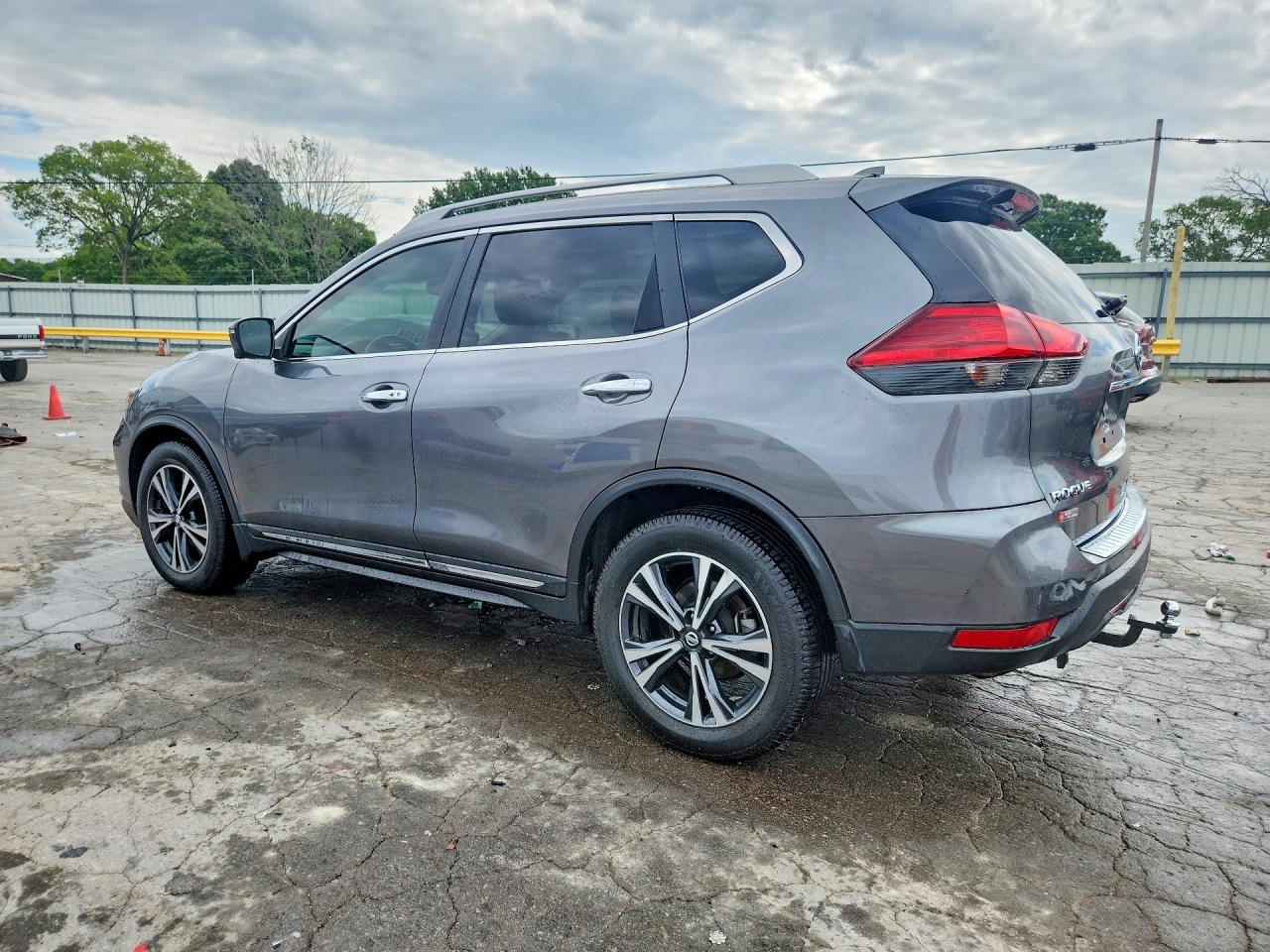 2017 NISSAN ROGUE
