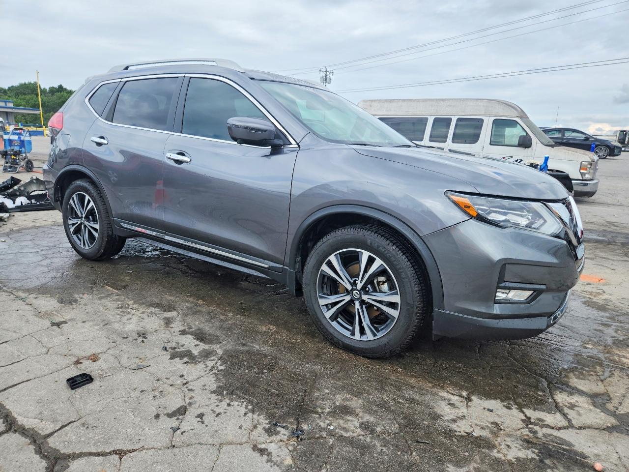 2017 NISSAN ROGUE