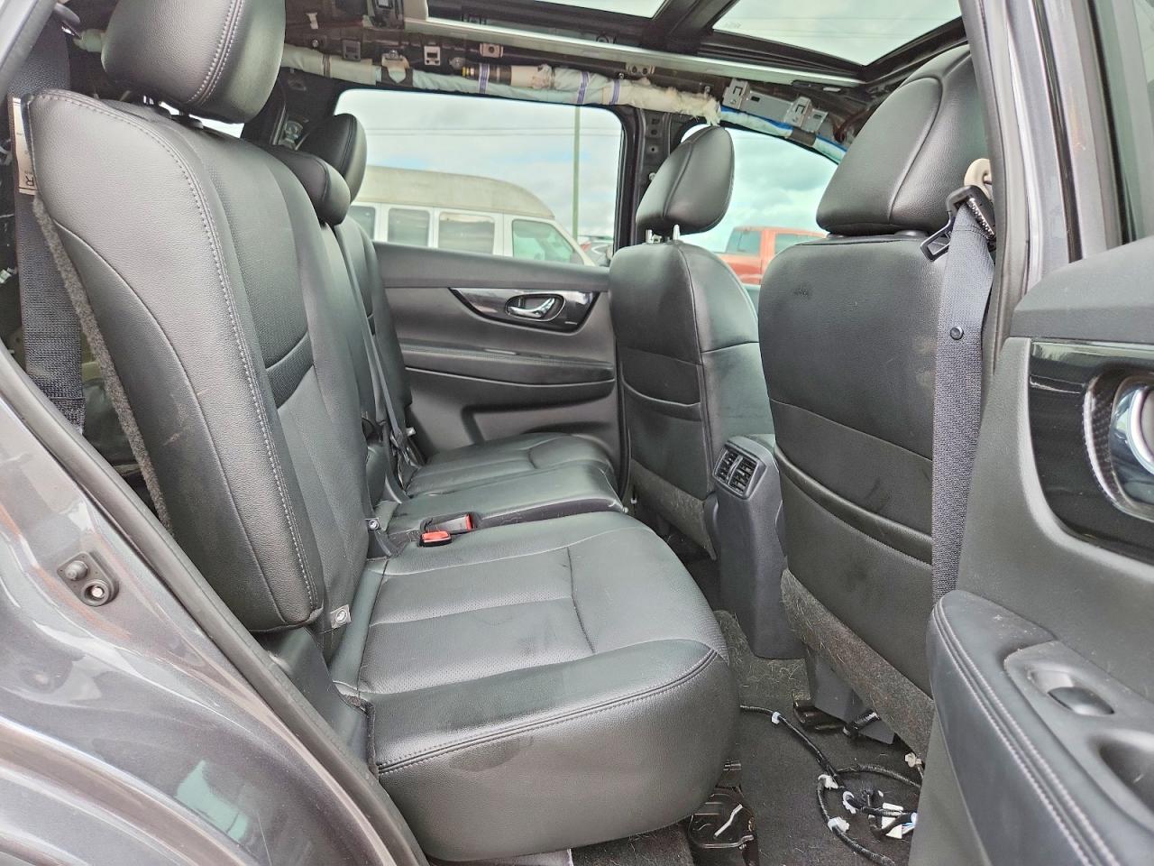 2017 NISSAN ROGUE