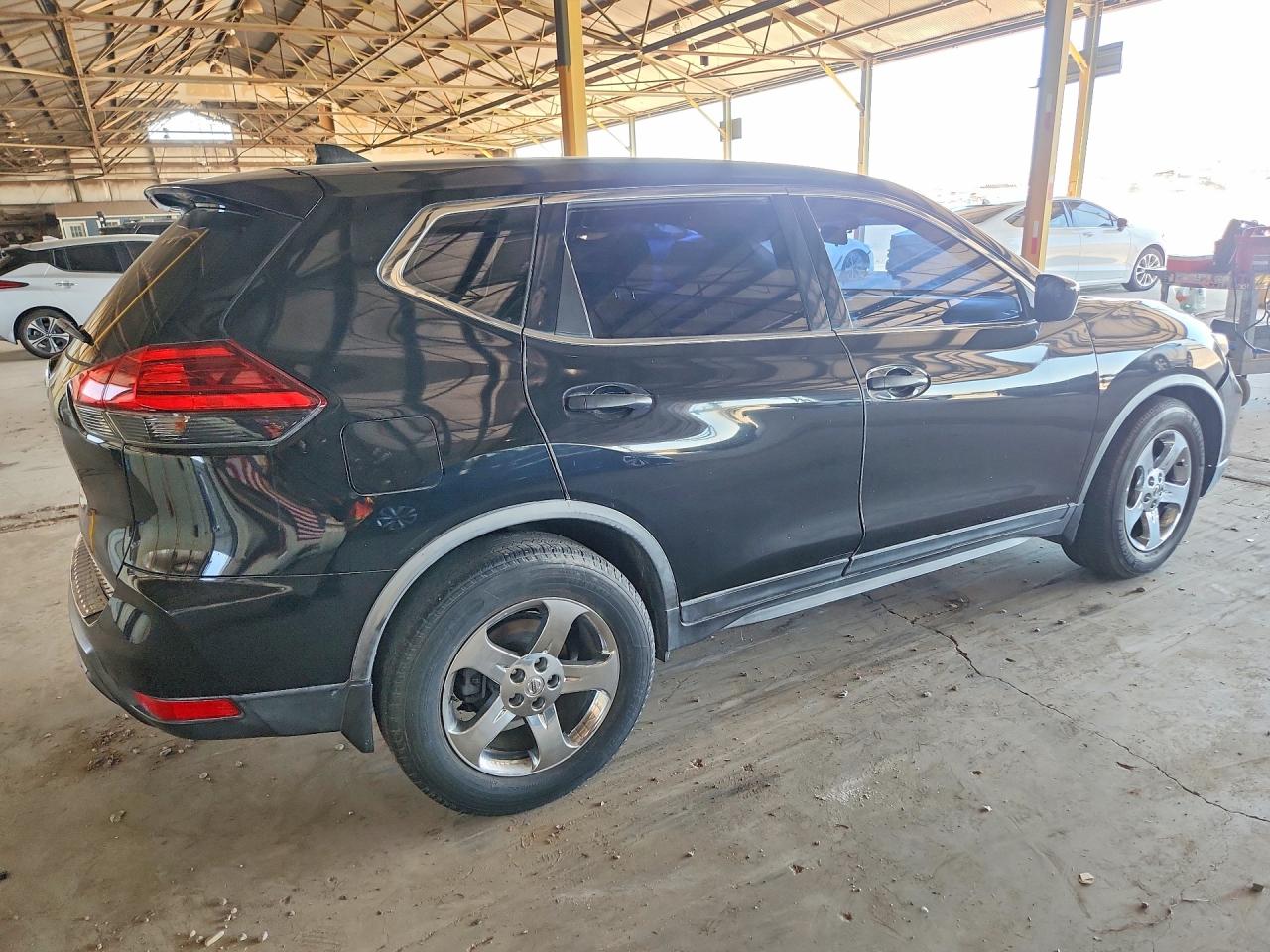 2017 NISSAN ROGUE