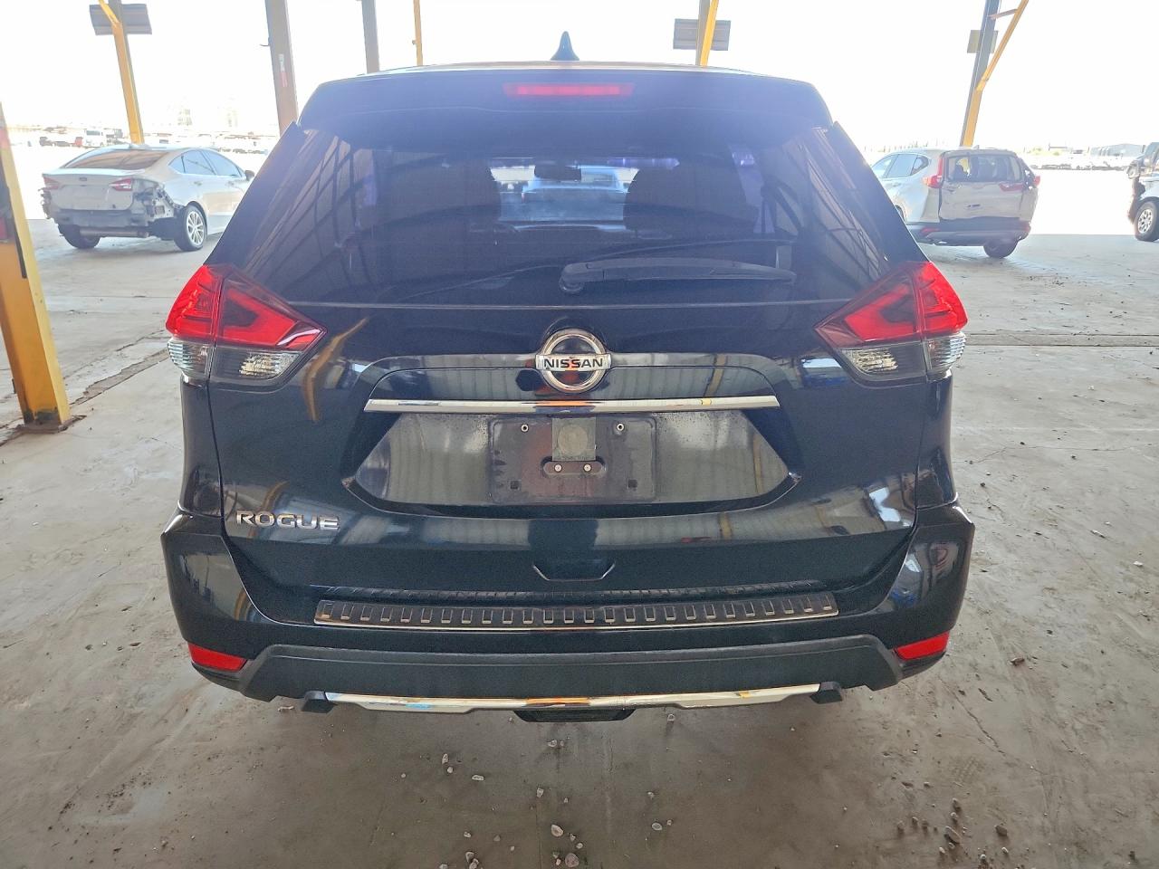 2017 NISSAN ROGUE