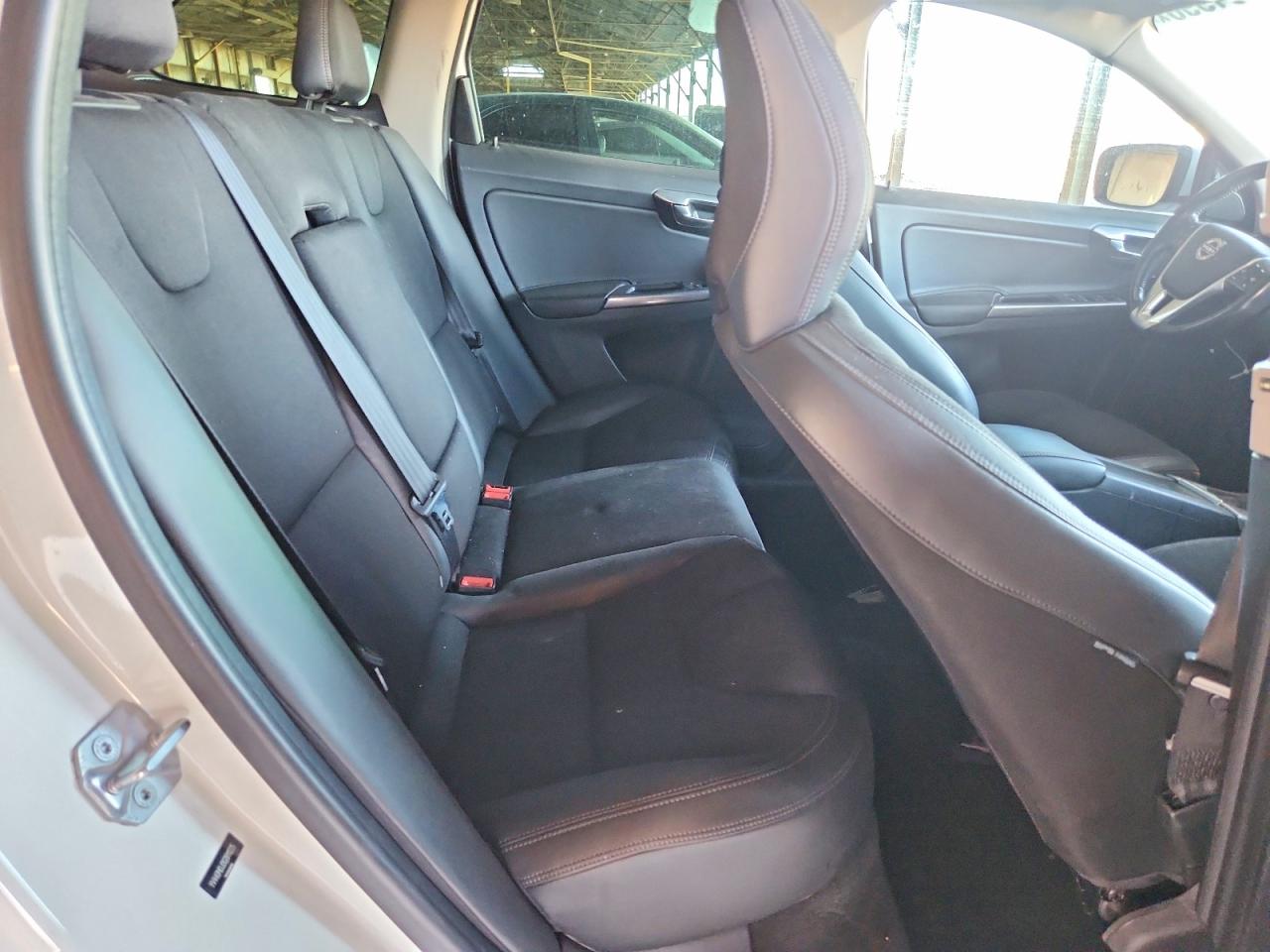 2016 VOLVO XC60