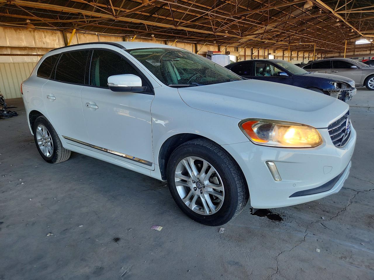 2016 VOLVO XC60