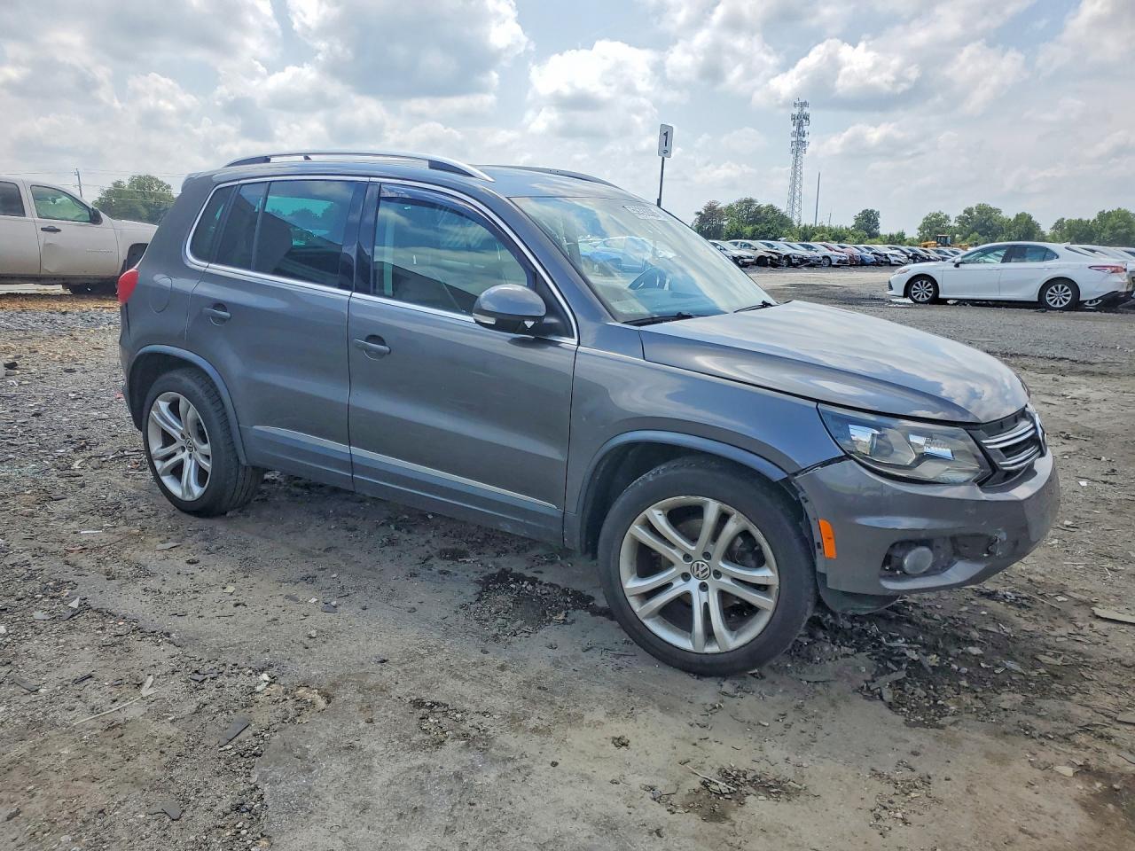 2013 VOLKSWAGEN TIGUAN