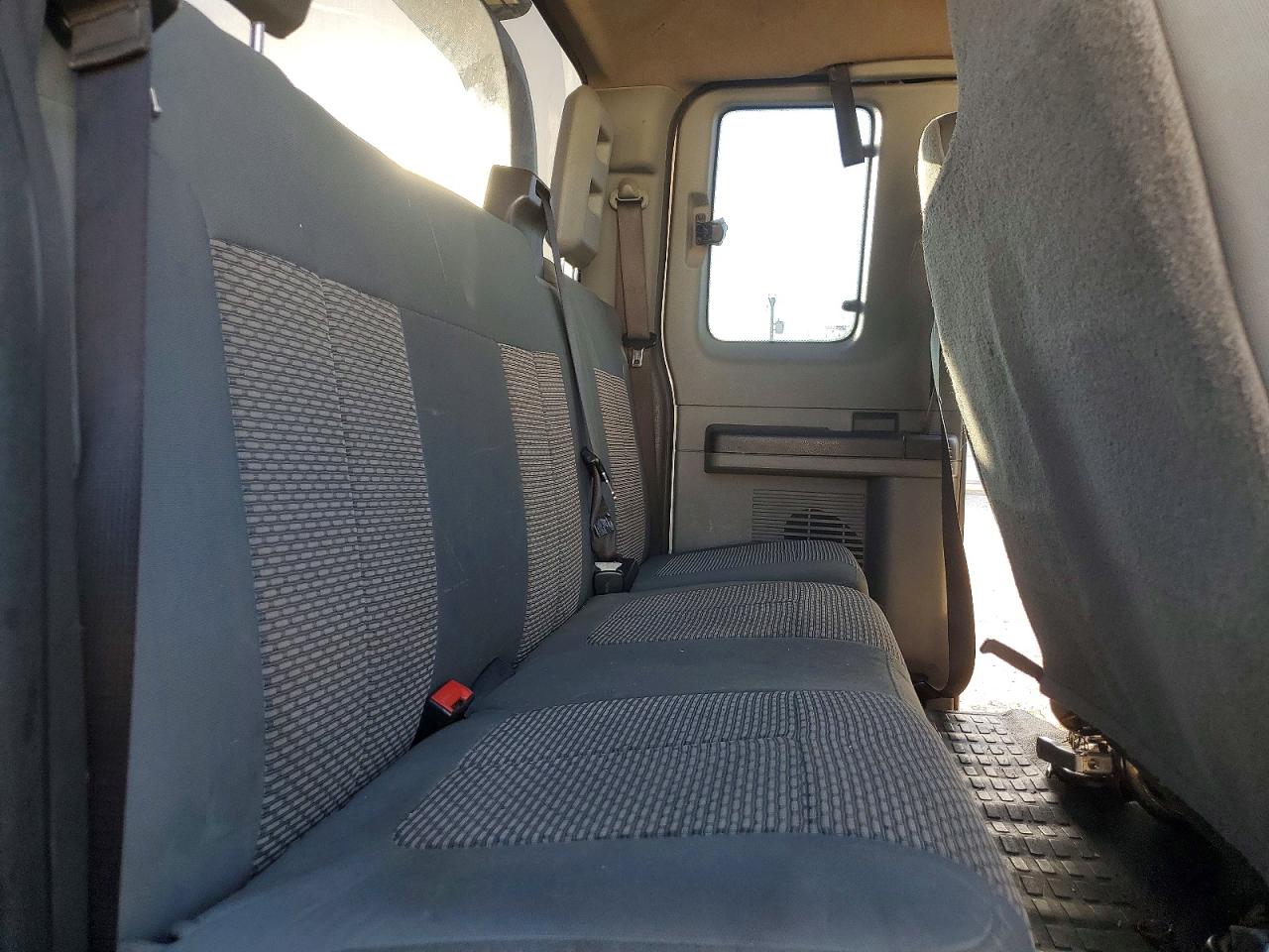 2011 FORD F650