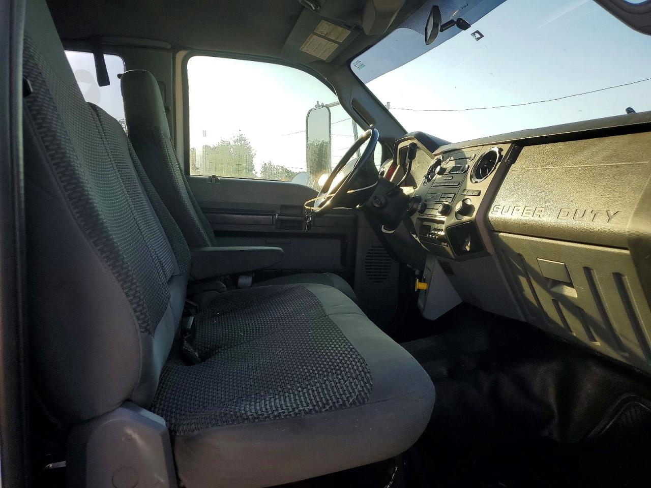 2011 FORD F650