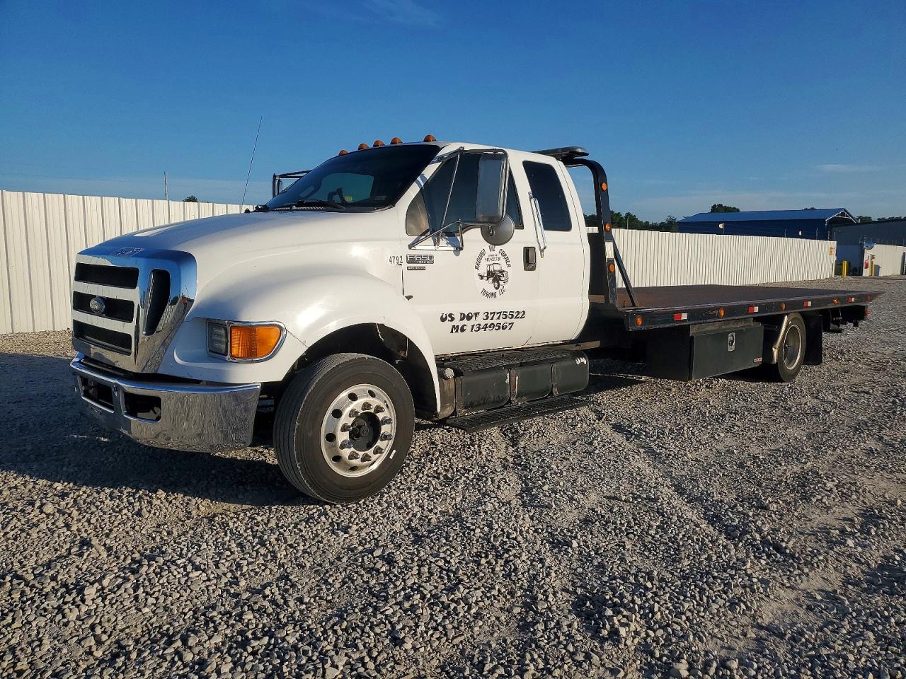 2011 FORD F650