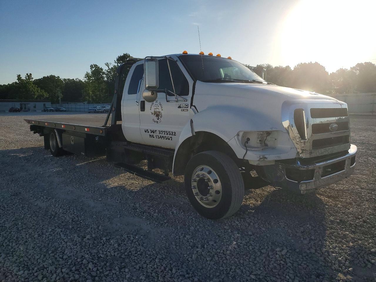 2011 FORD F650