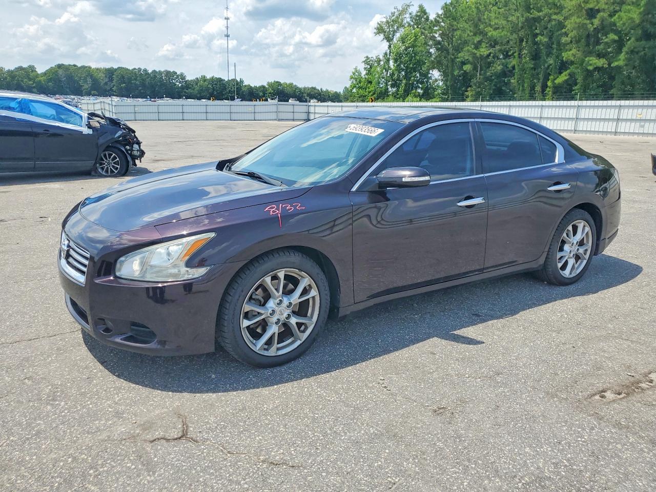 2012 NISSAN MAXIMA