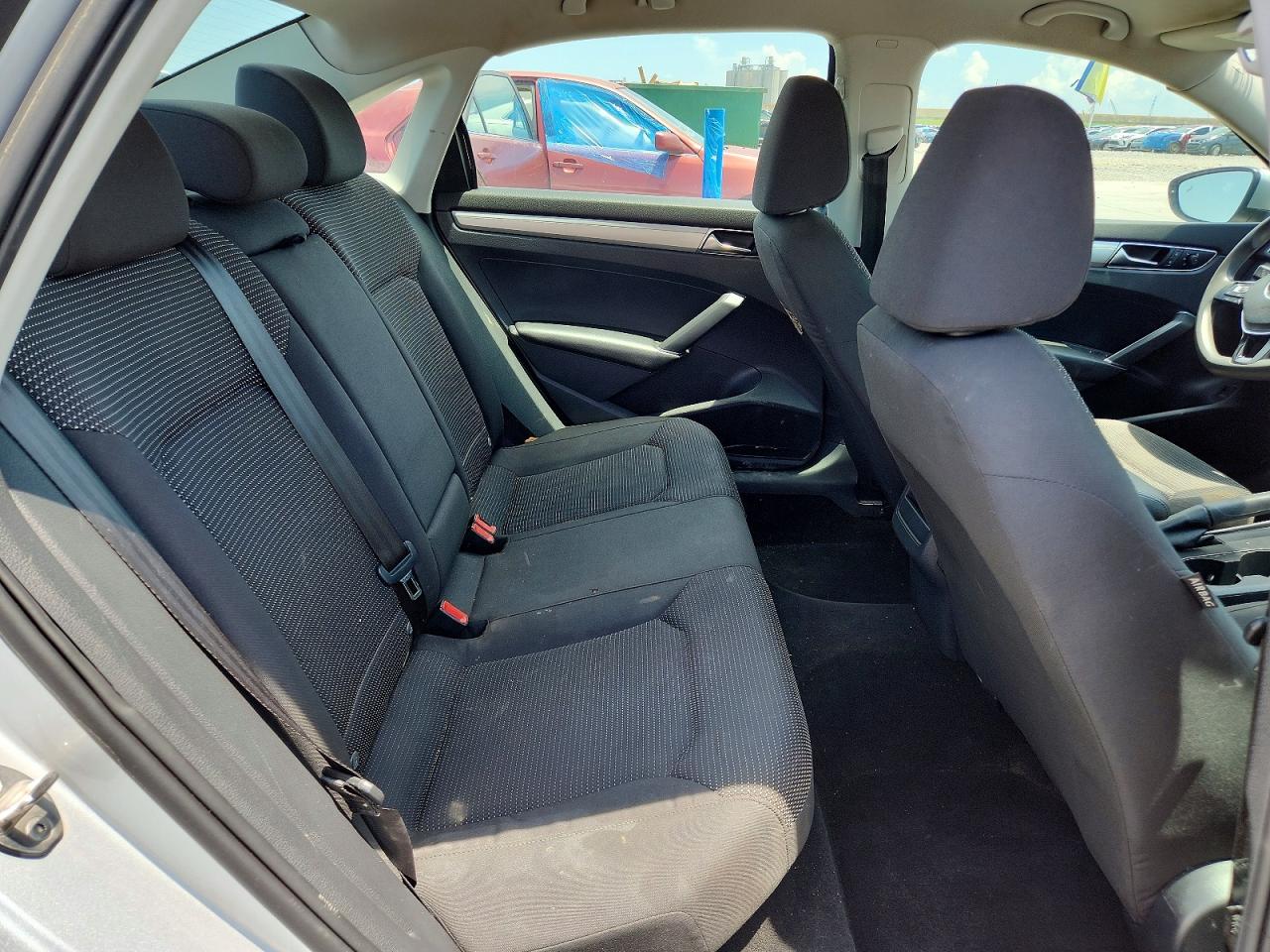 2018 VOLKSWAGEN PASSAT