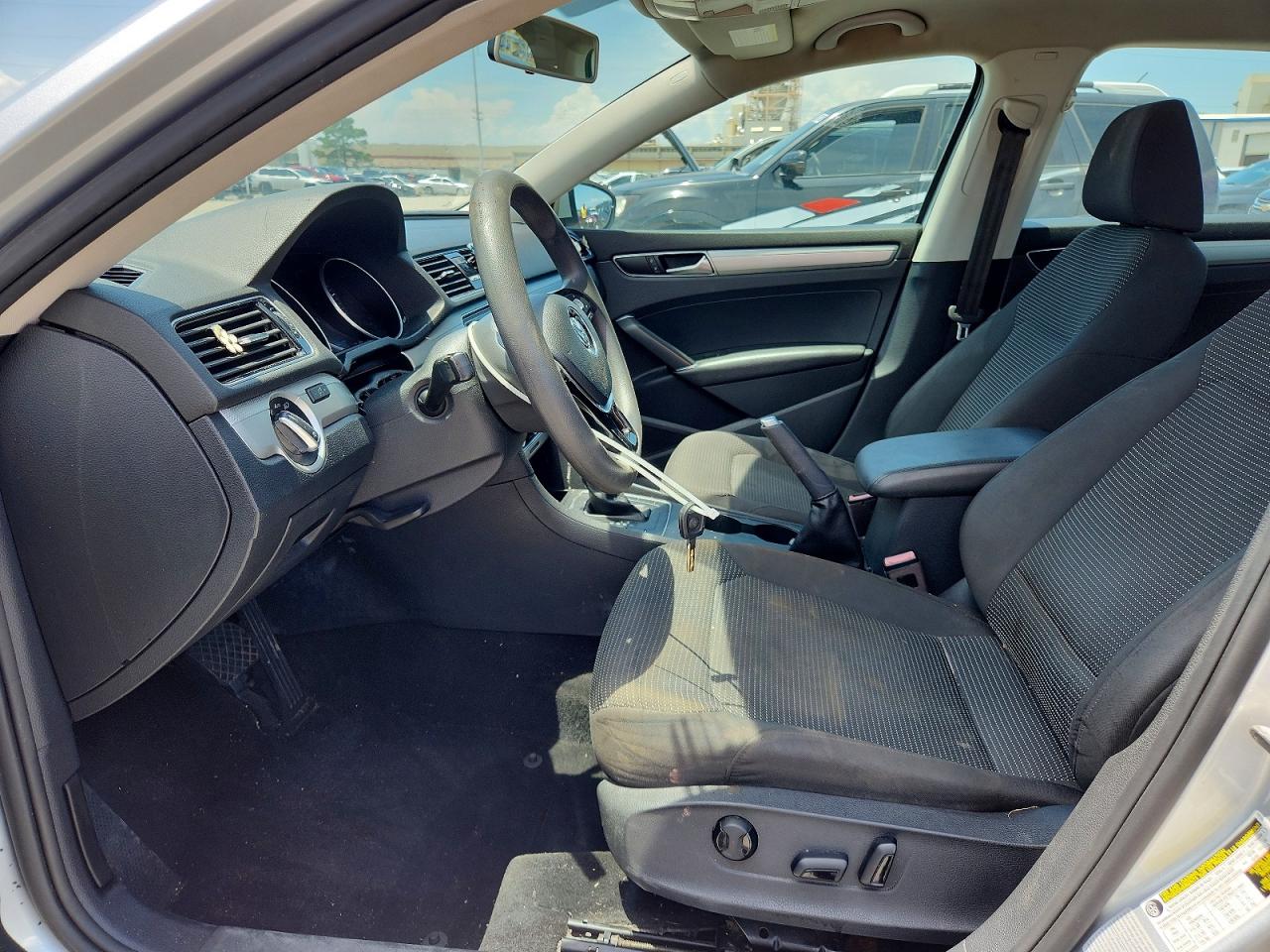 2018 VOLKSWAGEN PASSAT