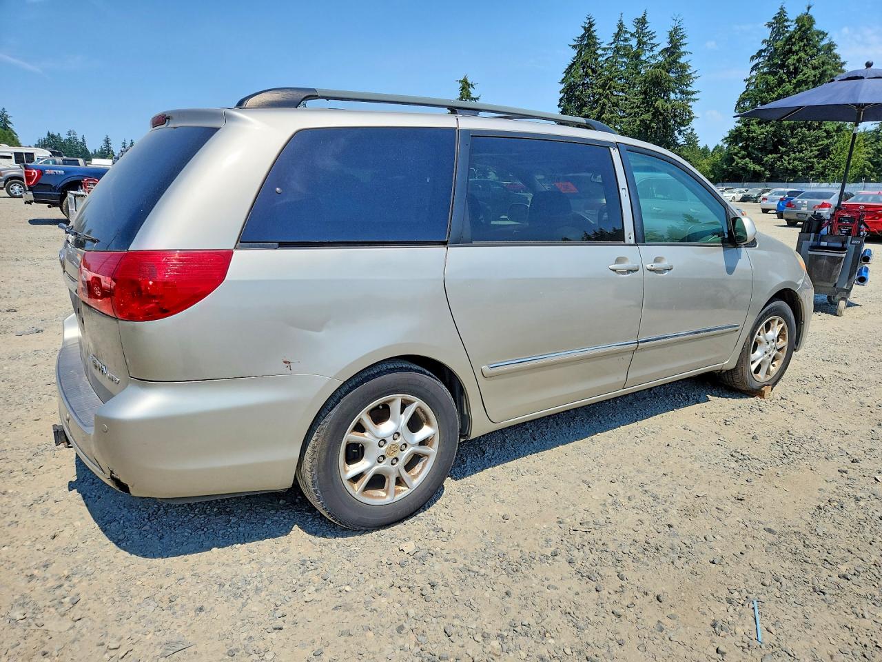 2006 TOYOTA SIENNA