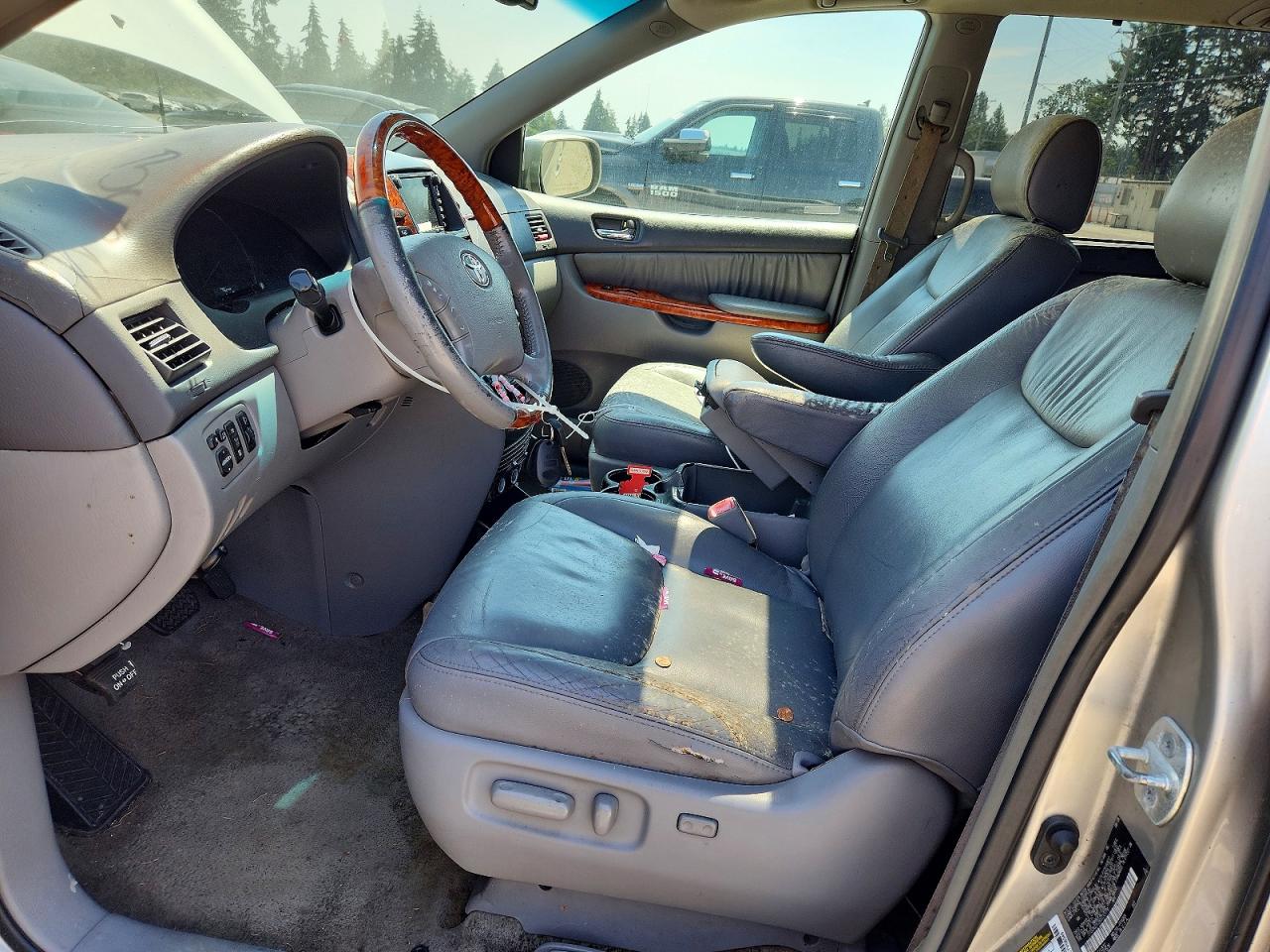 2006 TOYOTA SIENNA