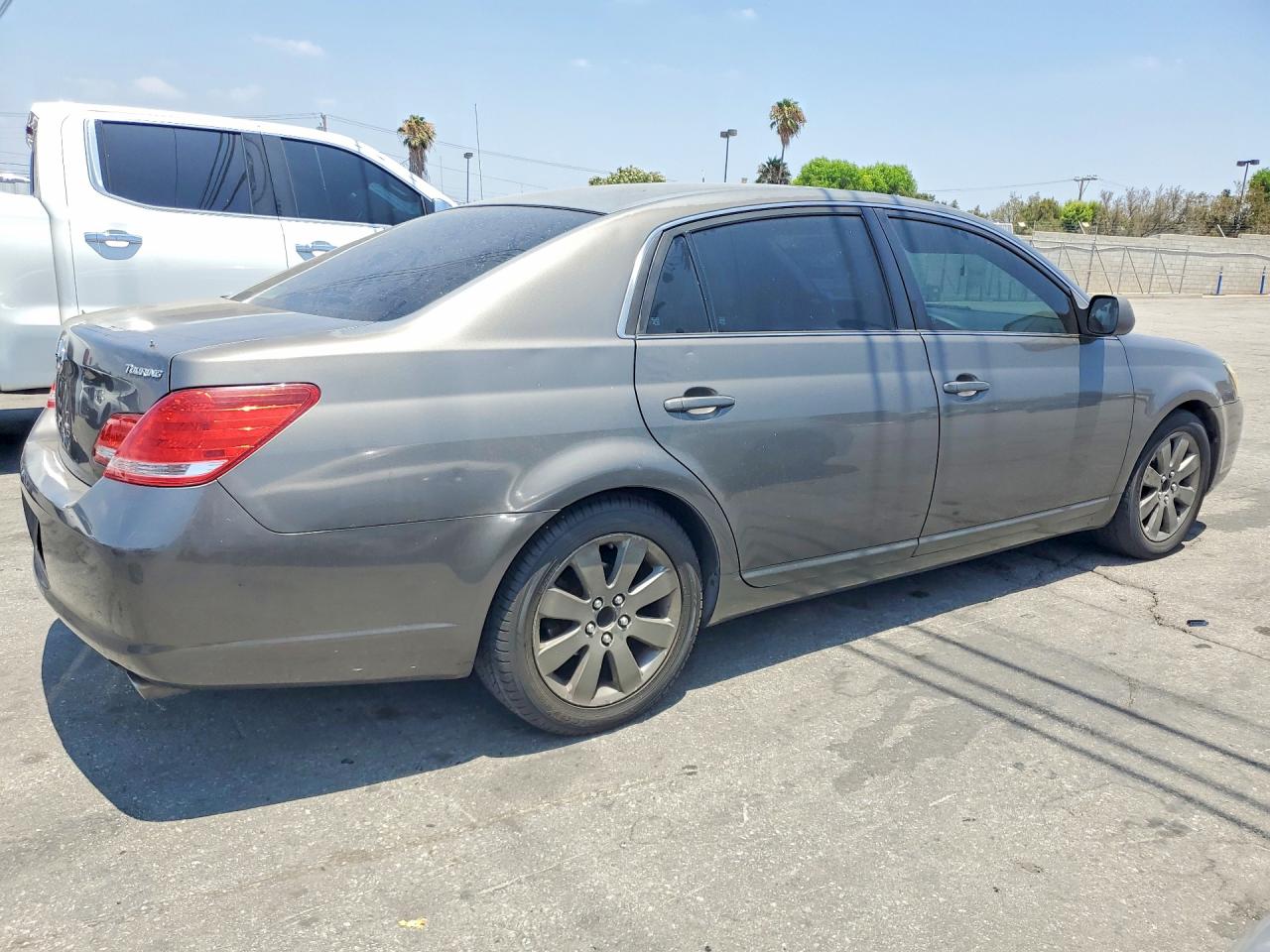 2006 TOYOTA AVALON