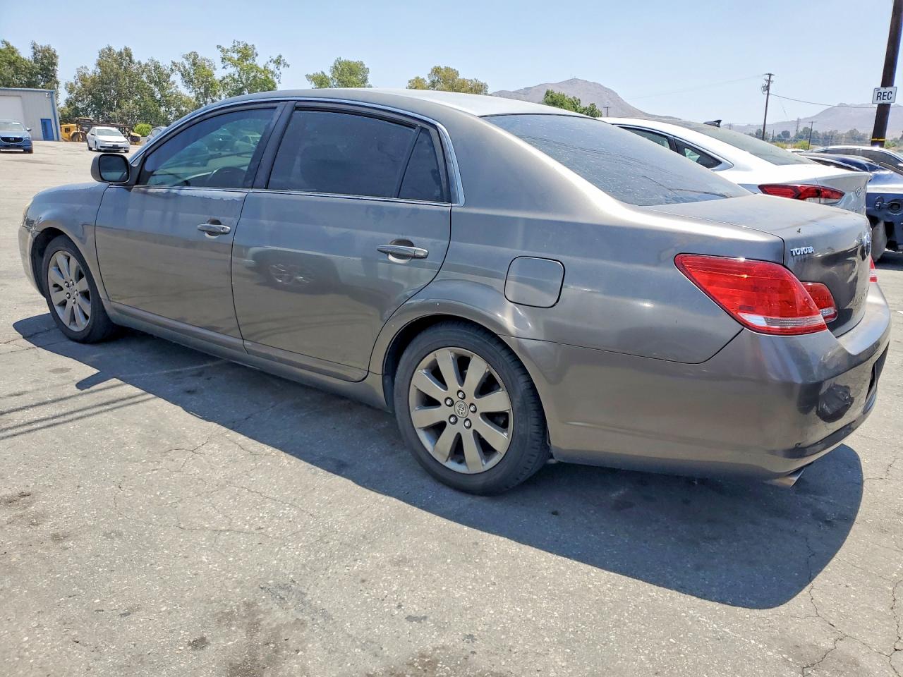 2006 TOYOTA AVALON
