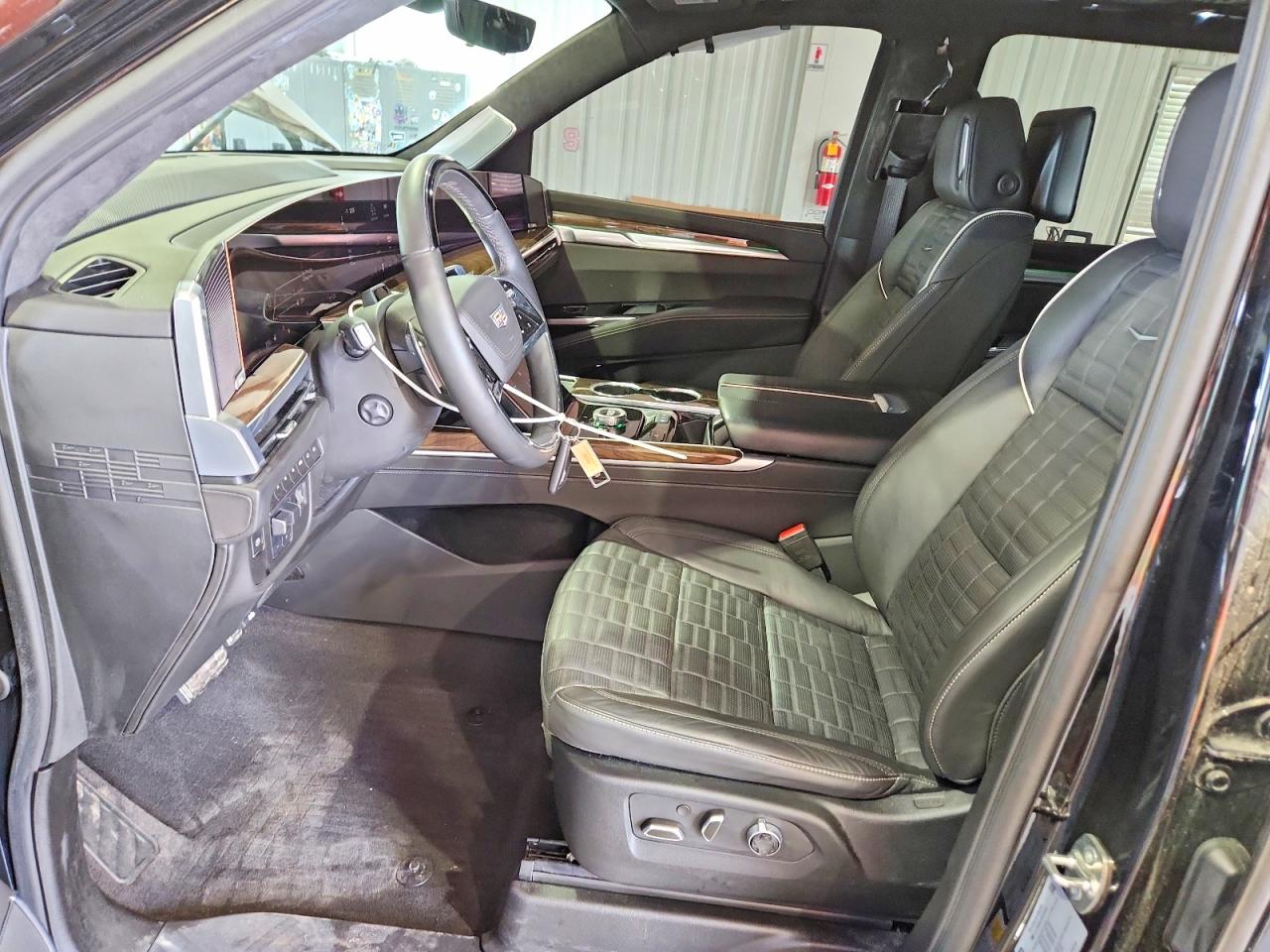 2025 CADILLAC ESCALADE