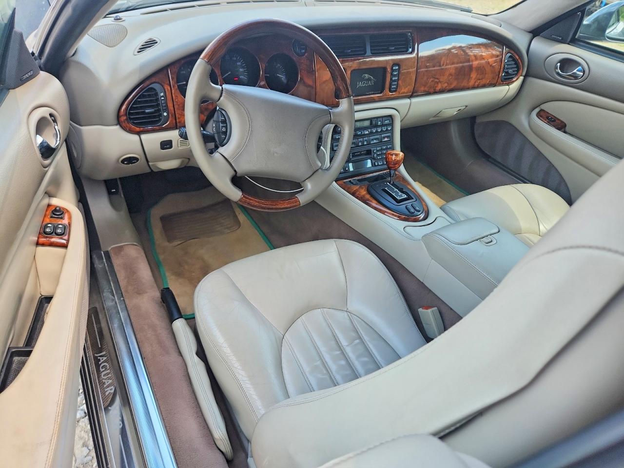 2000 JAGUAR XK8