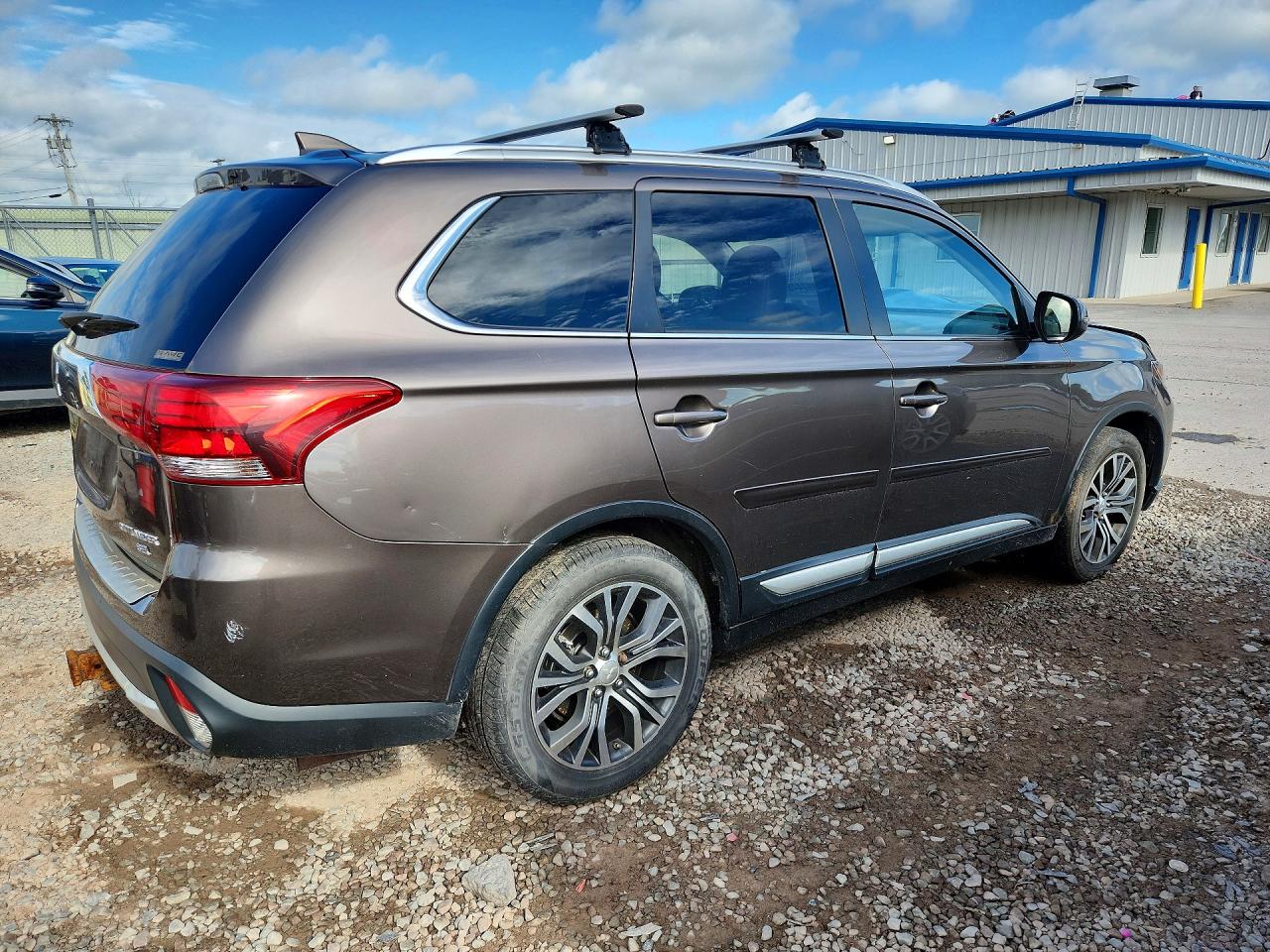 2017 MITSUBISHI OUTLANDER