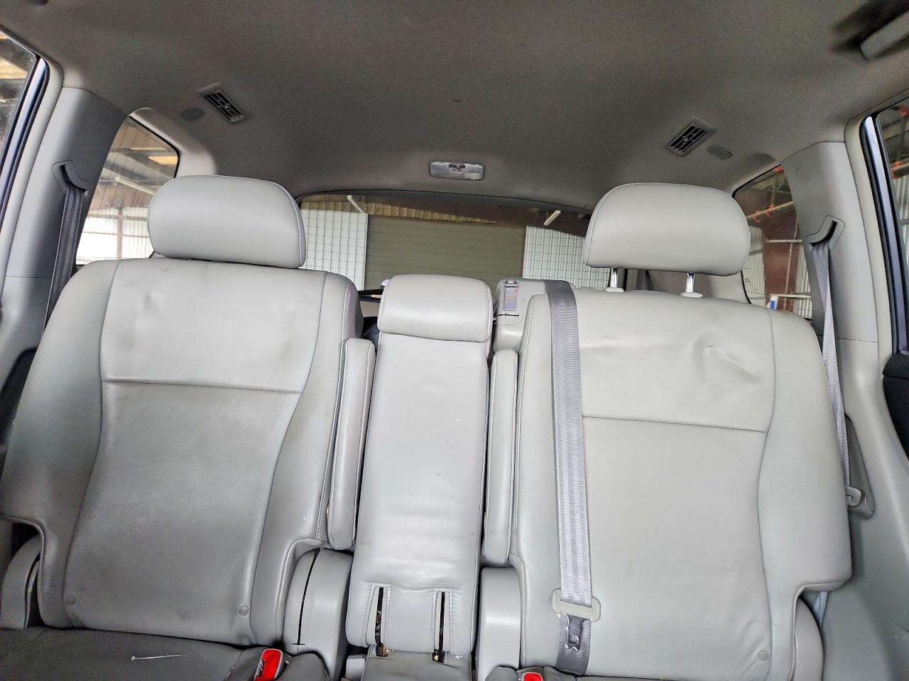 2010 TOYOTA HIGHLANDER
