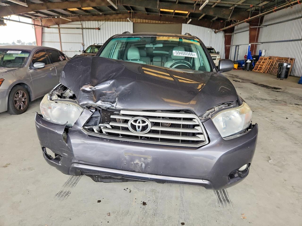 2010 TOYOTA HIGHLANDER