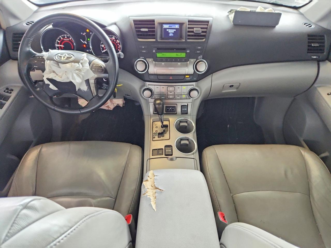 2010 TOYOTA HIGHLANDER