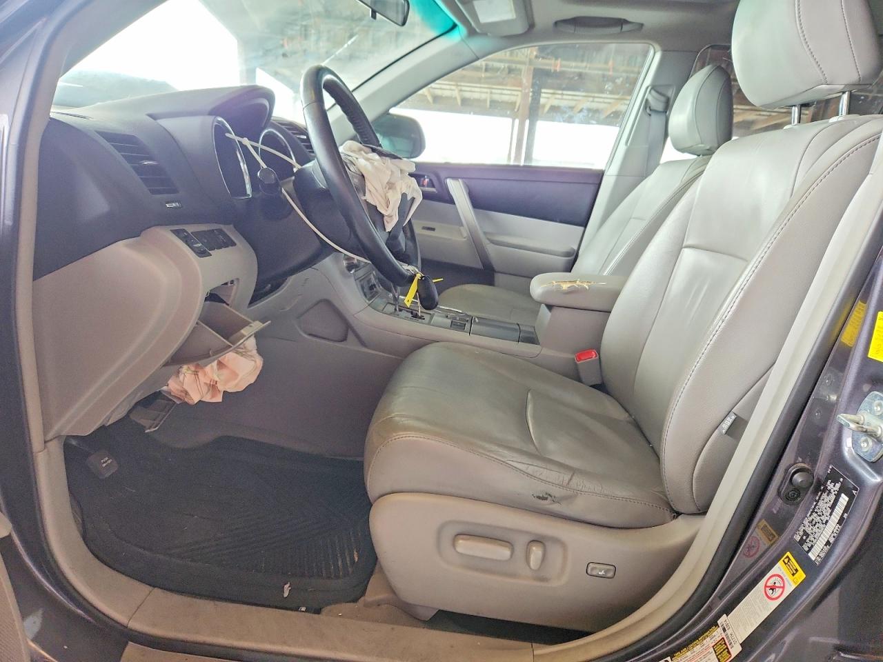 2010 TOYOTA HIGHLANDER