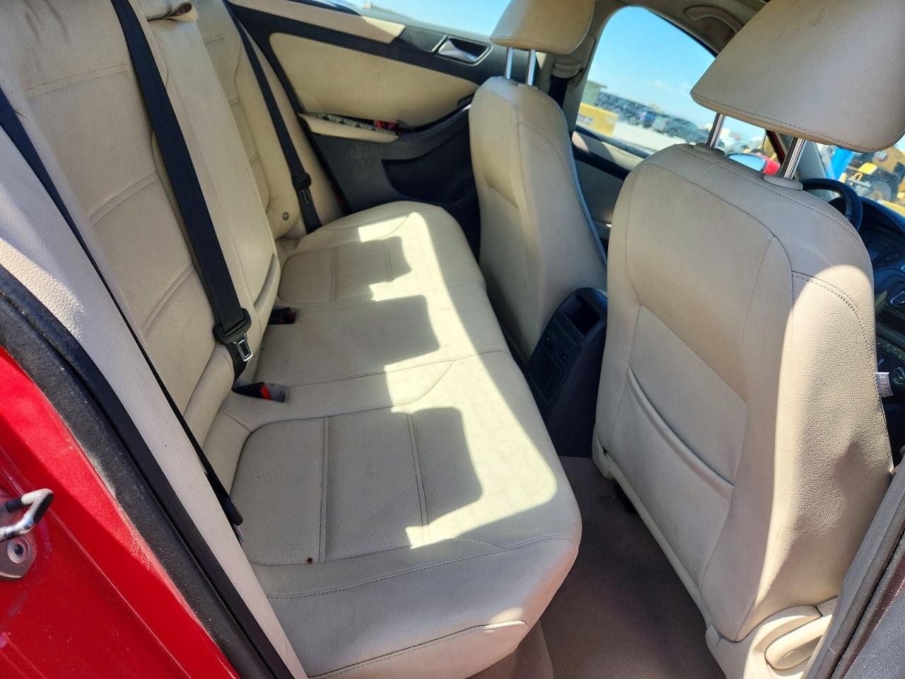 2011 VOLKSWAGEN JETTA