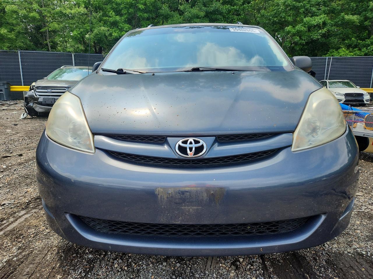 2010 TOYOTA SIENNA