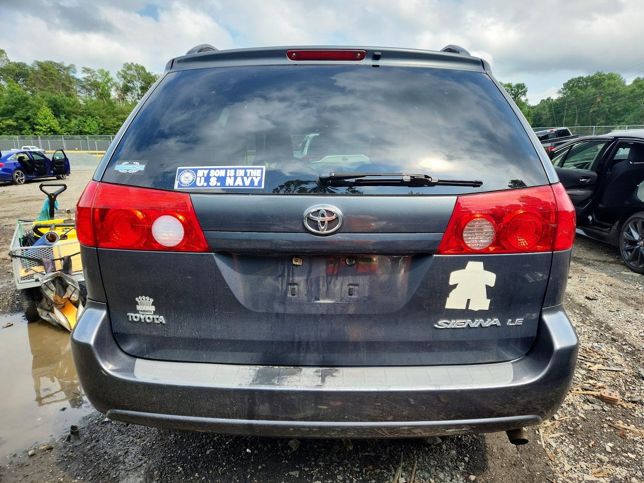 2010 TOYOTA SIENNA
