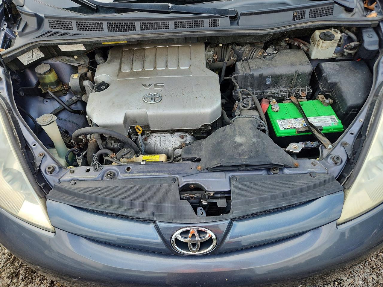 2010 TOYOTA SIENNA