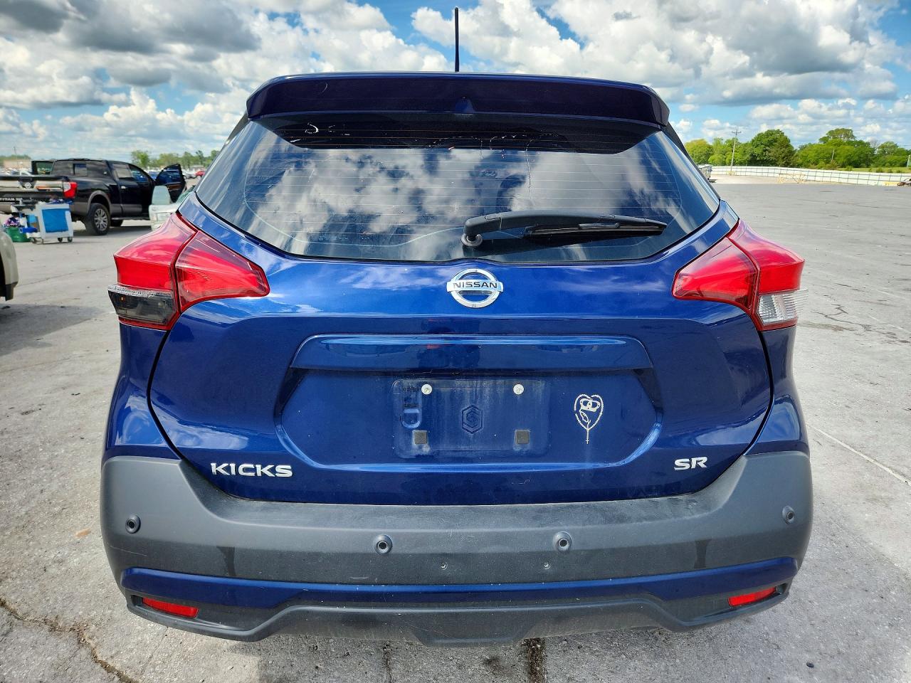 2020 NISSAN KICKS