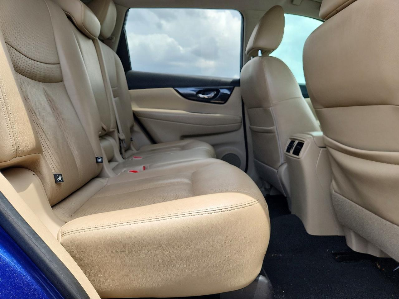 2017 NISSAN ROGUE