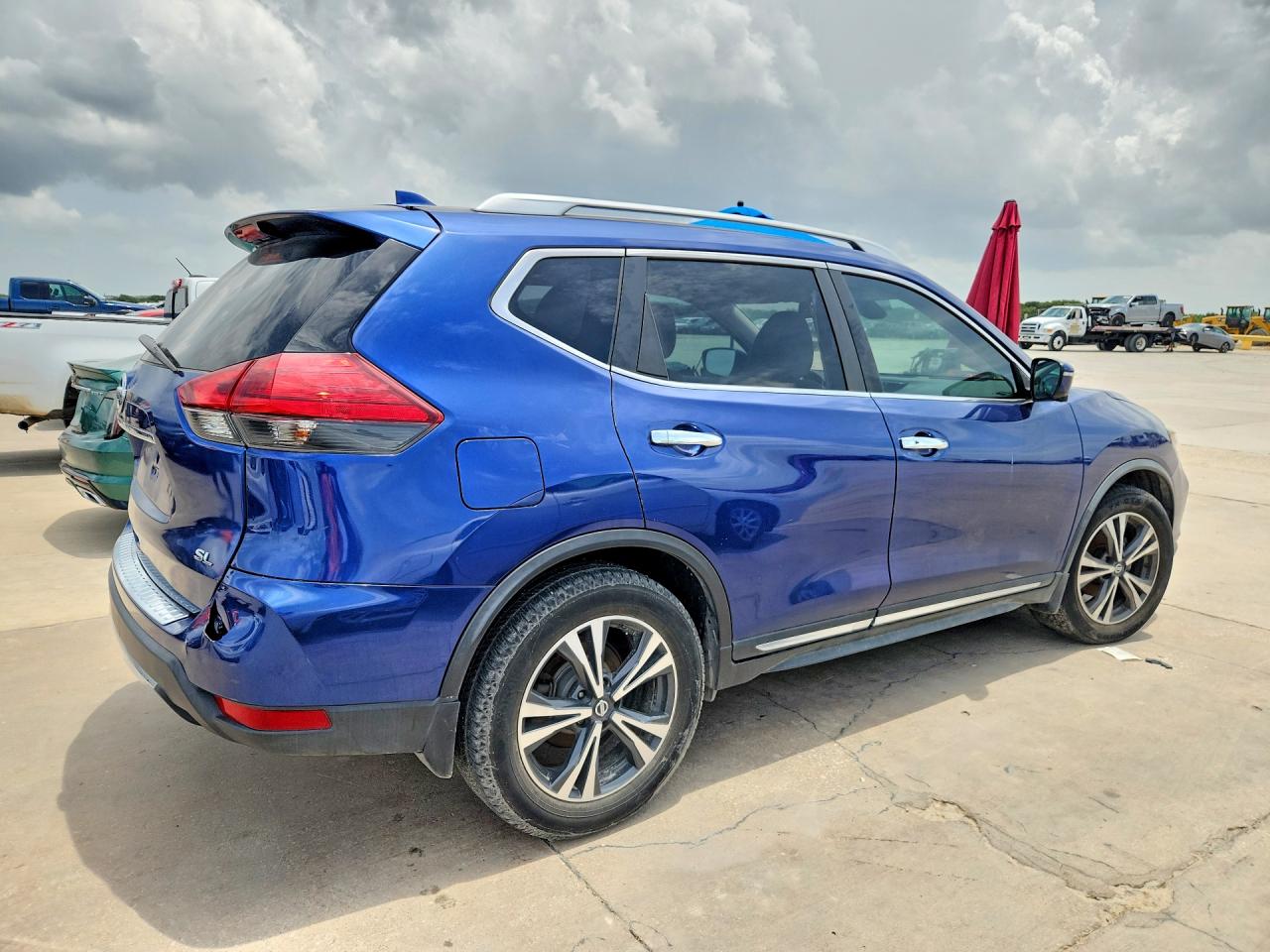 2017 NISSAN ROGUE
