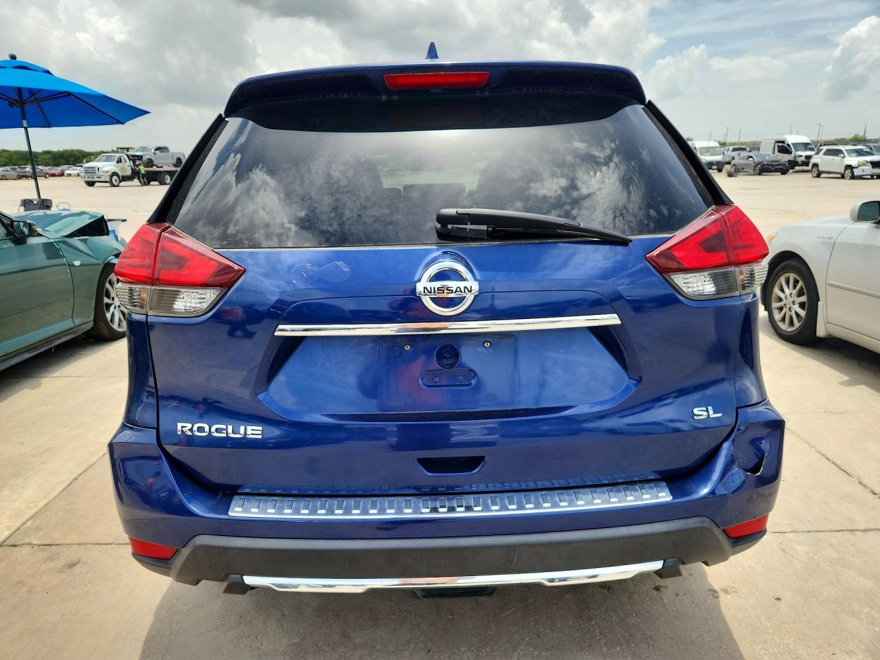 2017 NISSAN ROGUE