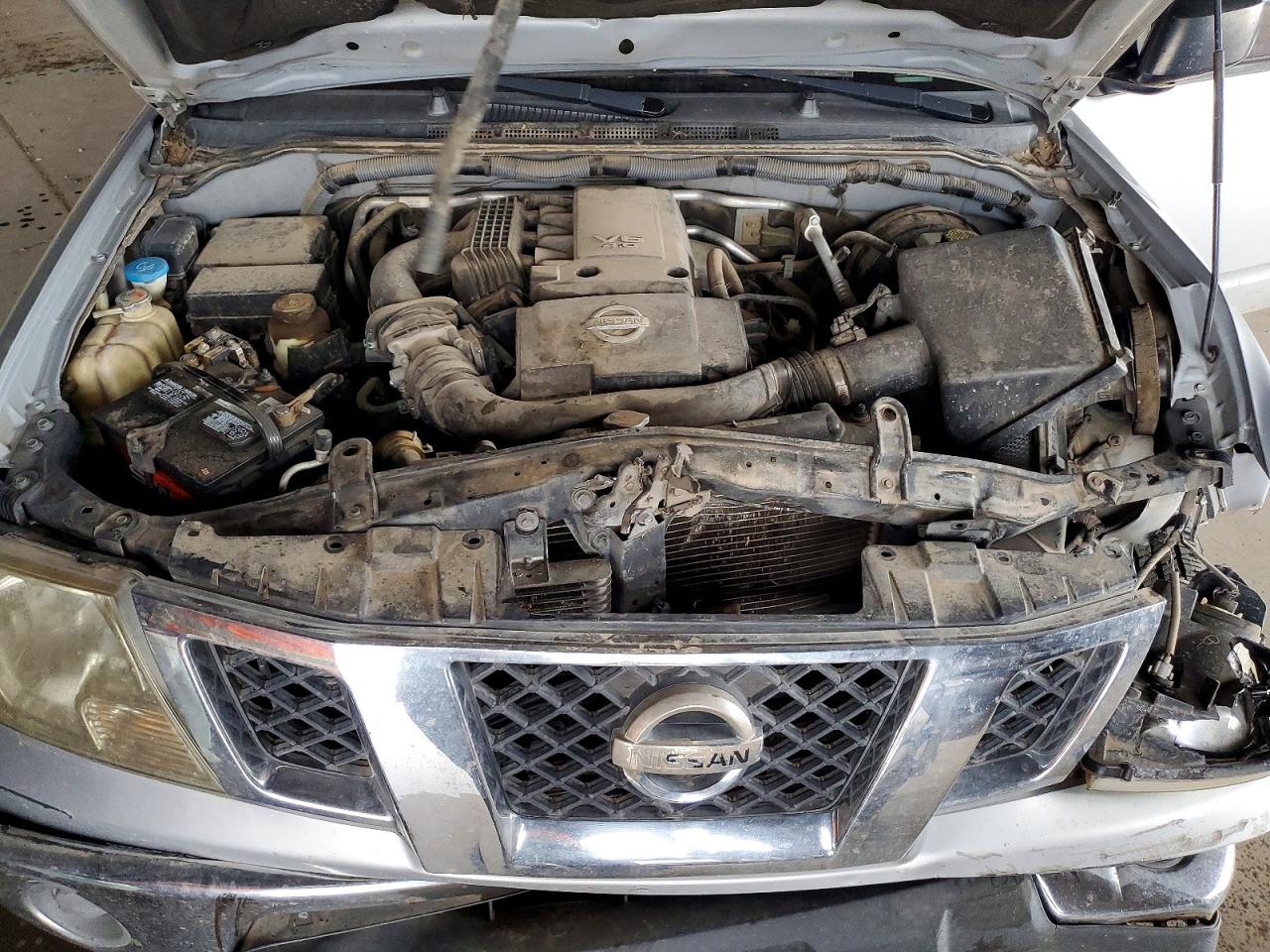 2011 NISSAN FRONTIER
