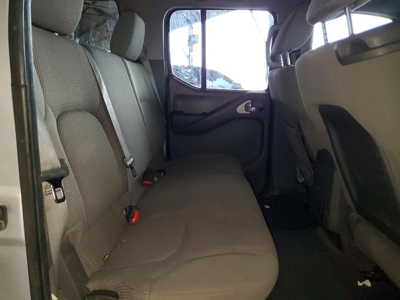 2011 NISSAN FRONTIER