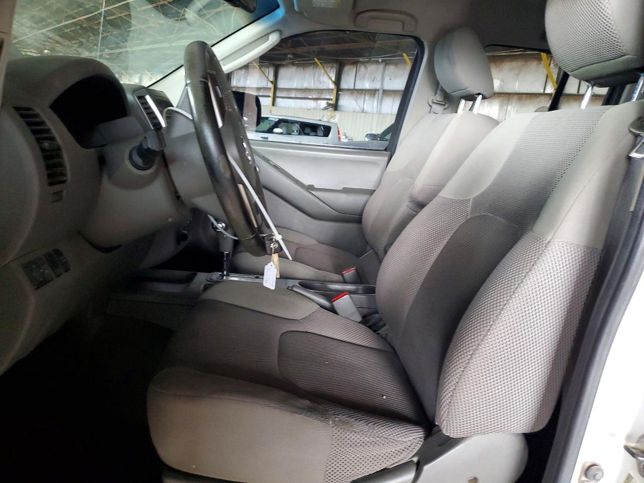2011 NISSAN FRONTIER