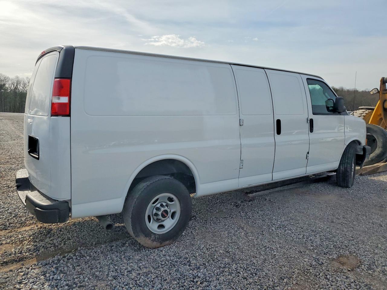 2023 GMC SAVANA